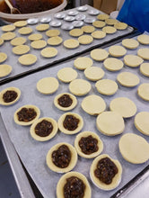 Load image into Gallery viewer, Christmas Mince Pies
